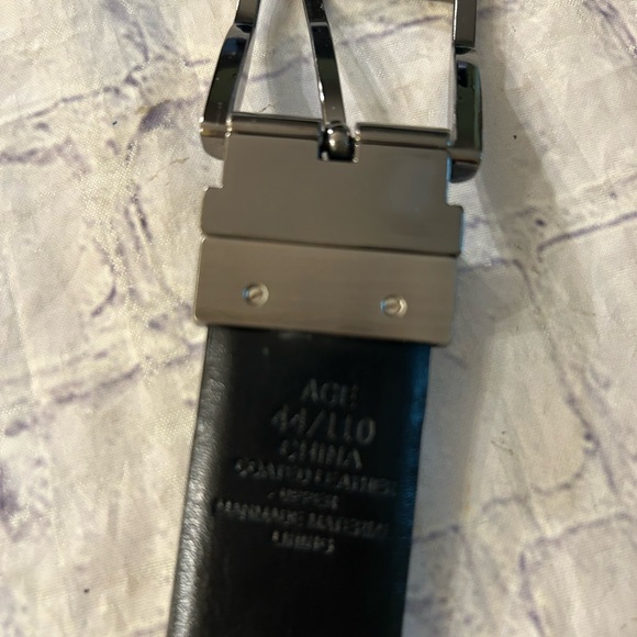 CLAIBORNE REVERSIBLE BLACK/BROWN COATED LEATHER SILVER TONE BUCKLE MENS BELT 44 - Picture 3 of 9